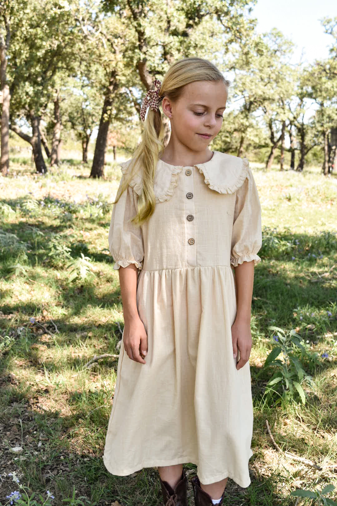 Vintage Linen Dress with Ruffle Collar in creme